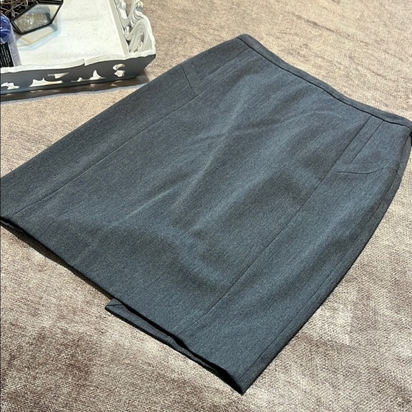 Express Gray Knee-Length Pencil Skirt - Size 2 - Picture 1 of 6